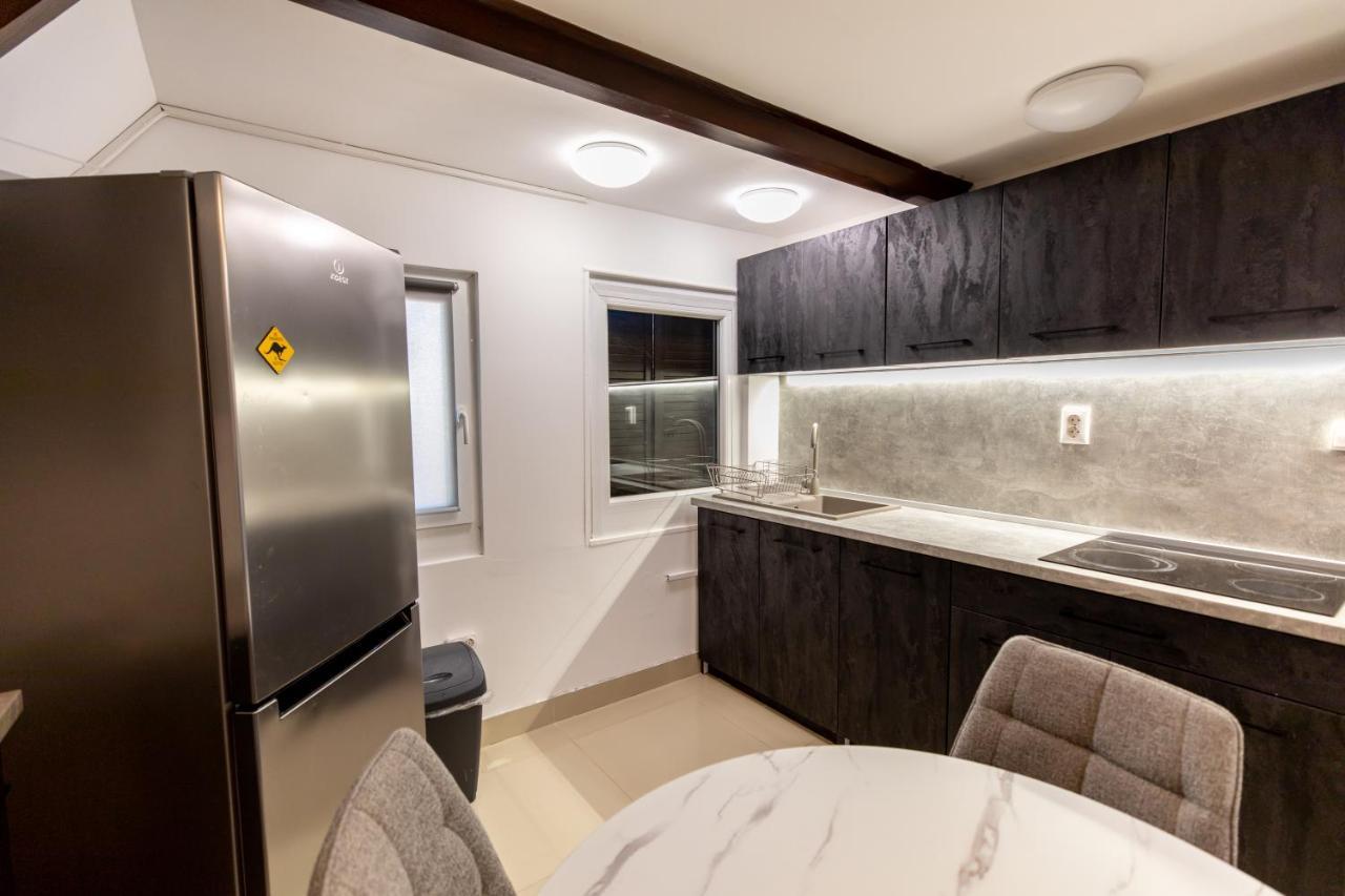 Vadgalamb Apartman & Jacuzzi มิชโคลซ์ ภายนอก รูปภาพ
